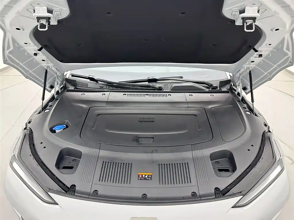 Geely Galaxy Galaxy E8 2025 700km Long Voyage Smart Drive Edition фото 27