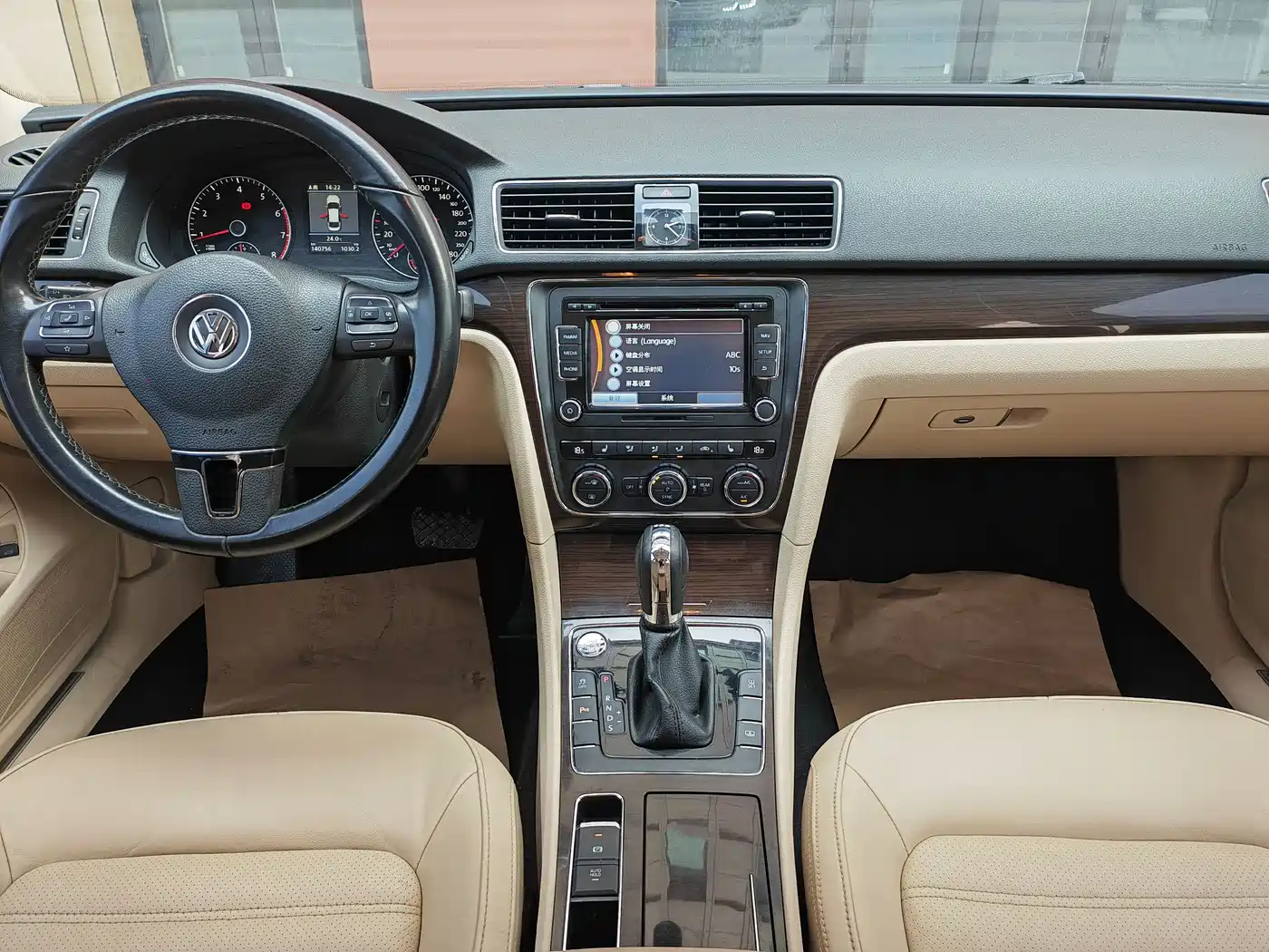 Volkswagen Passat 2015 2.0TSI DSG Prestige Edition фото 7