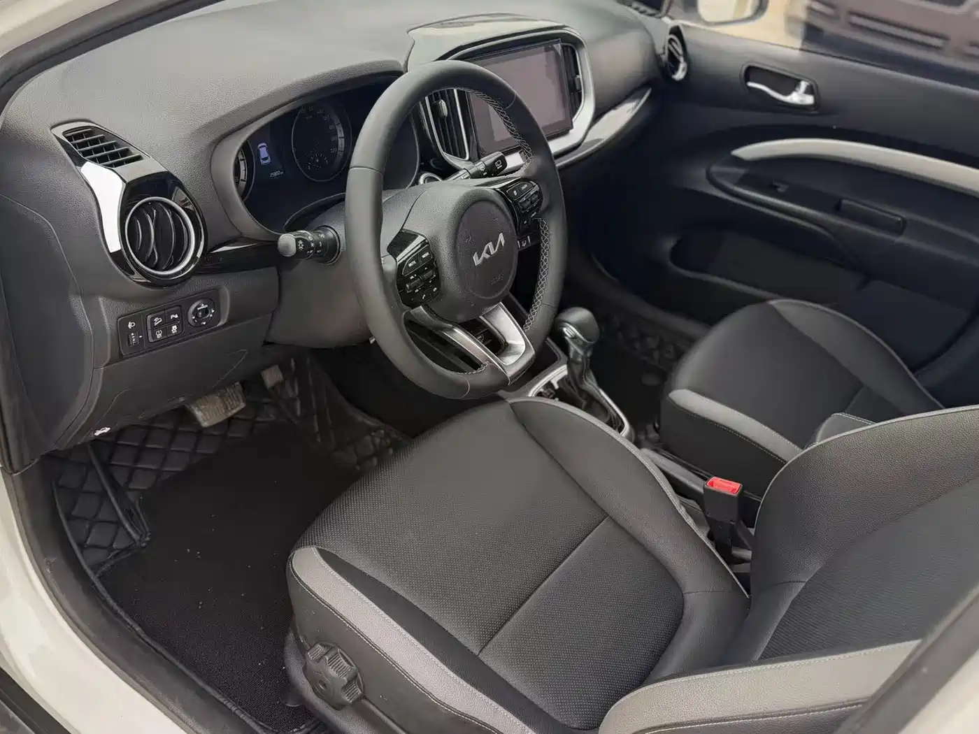 Kia KX1 2021 1.4L CVT Fun Sunroof Version фото 4