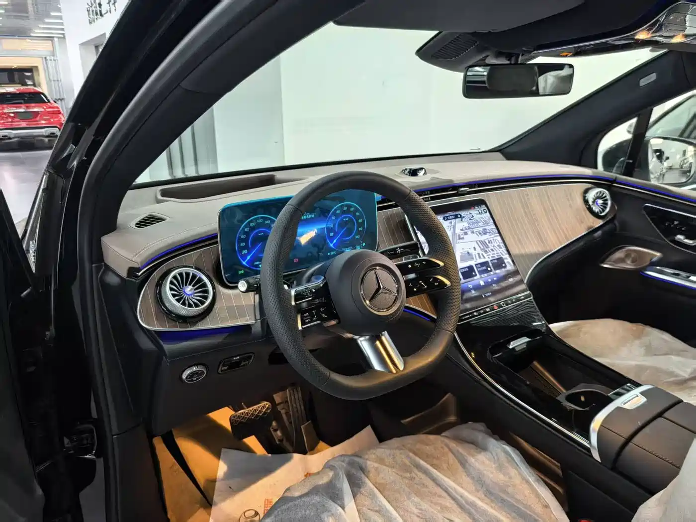 MERCEDES-BENZ EQE SUV