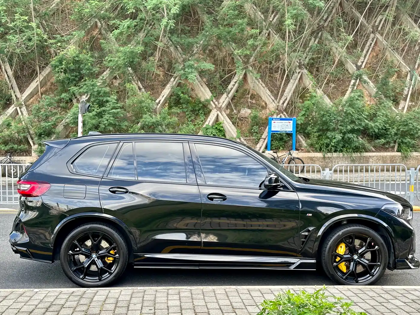 BMW X5 (Import) 2022 xDrive40i Premium M Sport Package фото 5