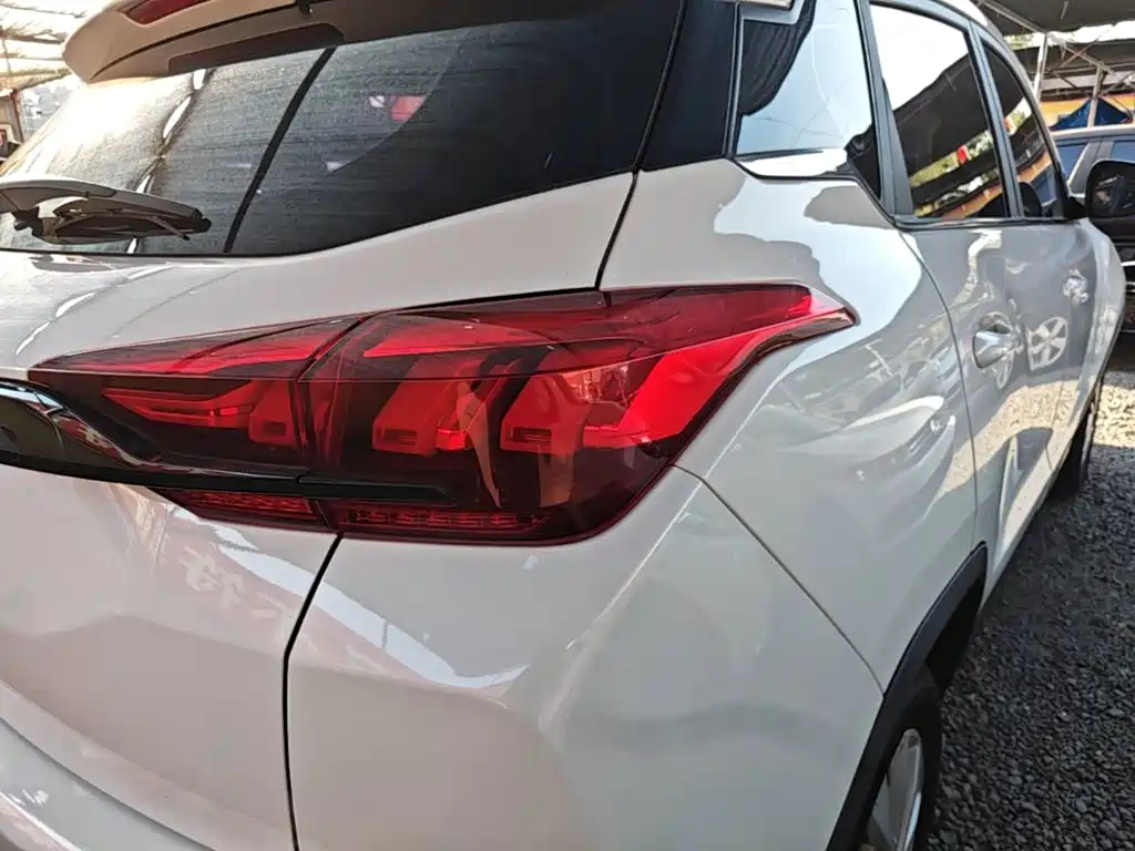BAIC Beijing X3 2022 2021 1.5T CVT Glory