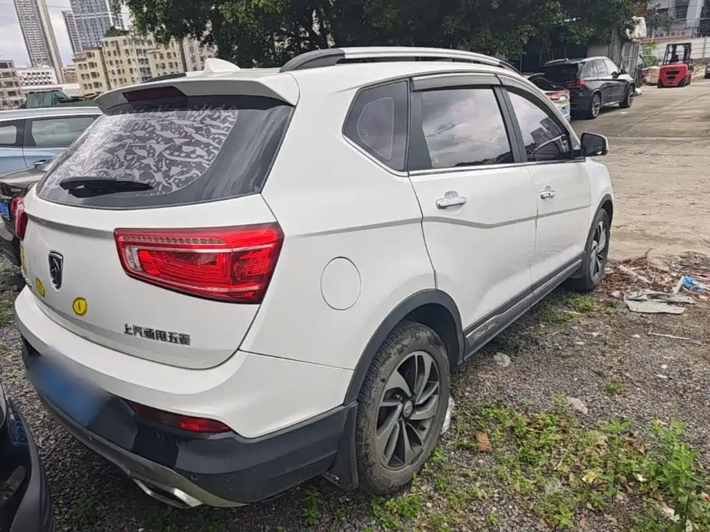 Baojun 560 2017 2017 1.5T DCT Flagship 7-seater