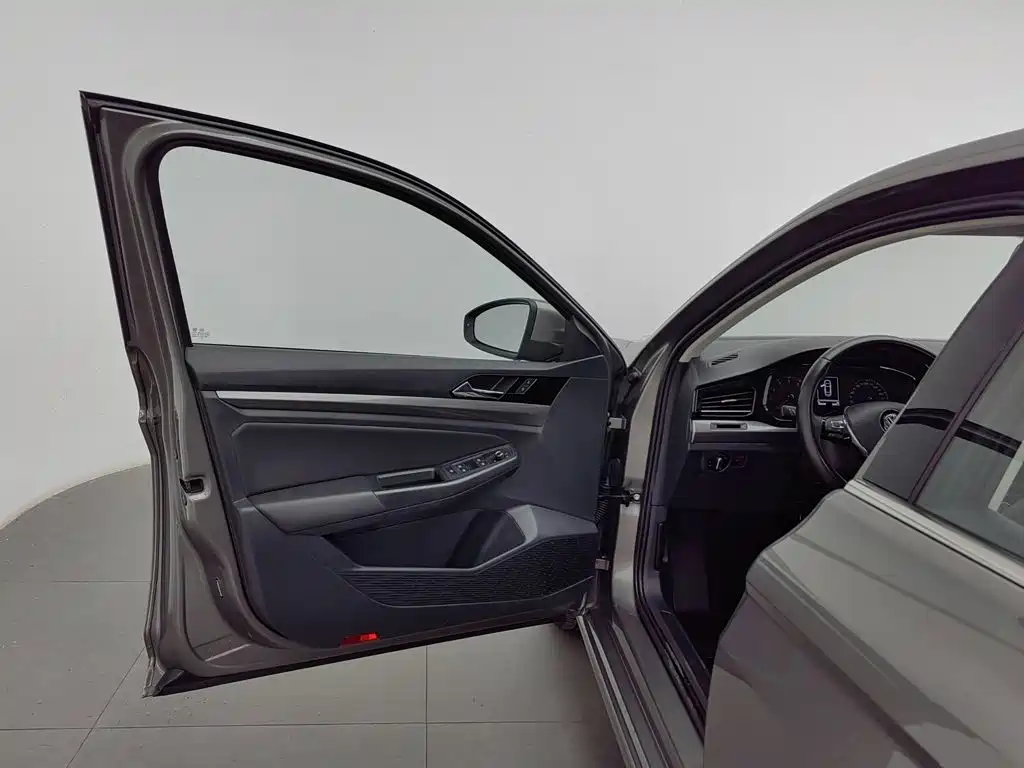 صورة 8 - Volkswagen Bora