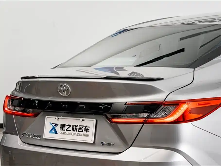 Toyota Camry 2026 Hybrid 2.0HSE Sport Lite Edition фото 9