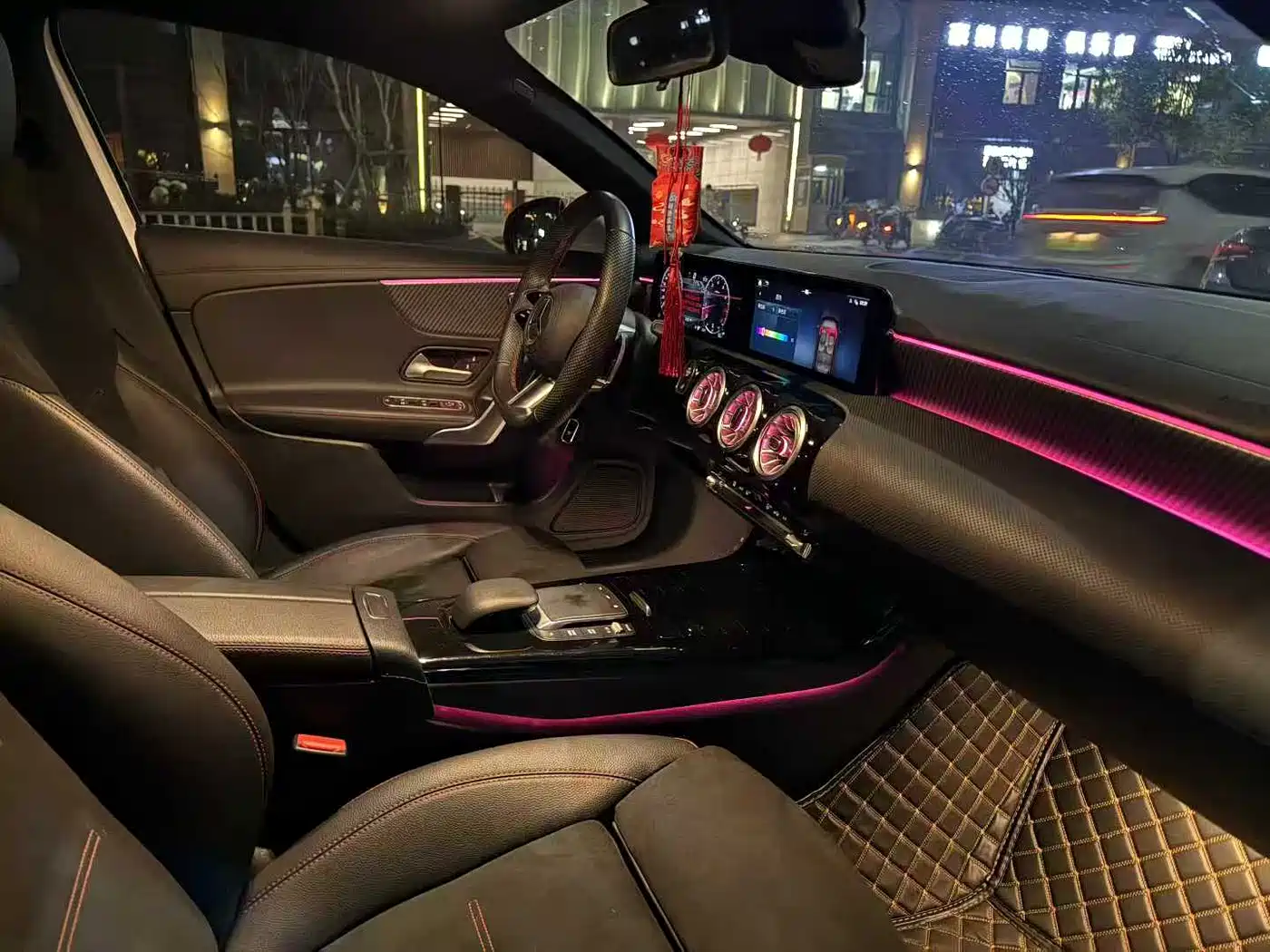 Фото 8 - Mercedes-Benz A-Class