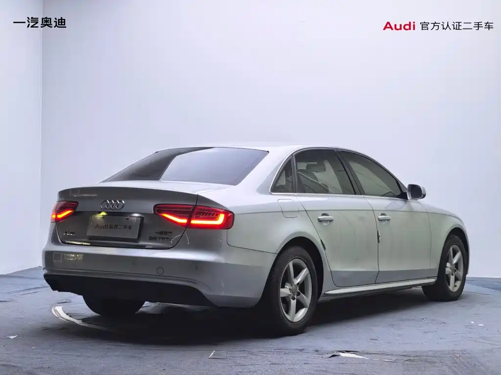 Фото 4 - Audi A4L