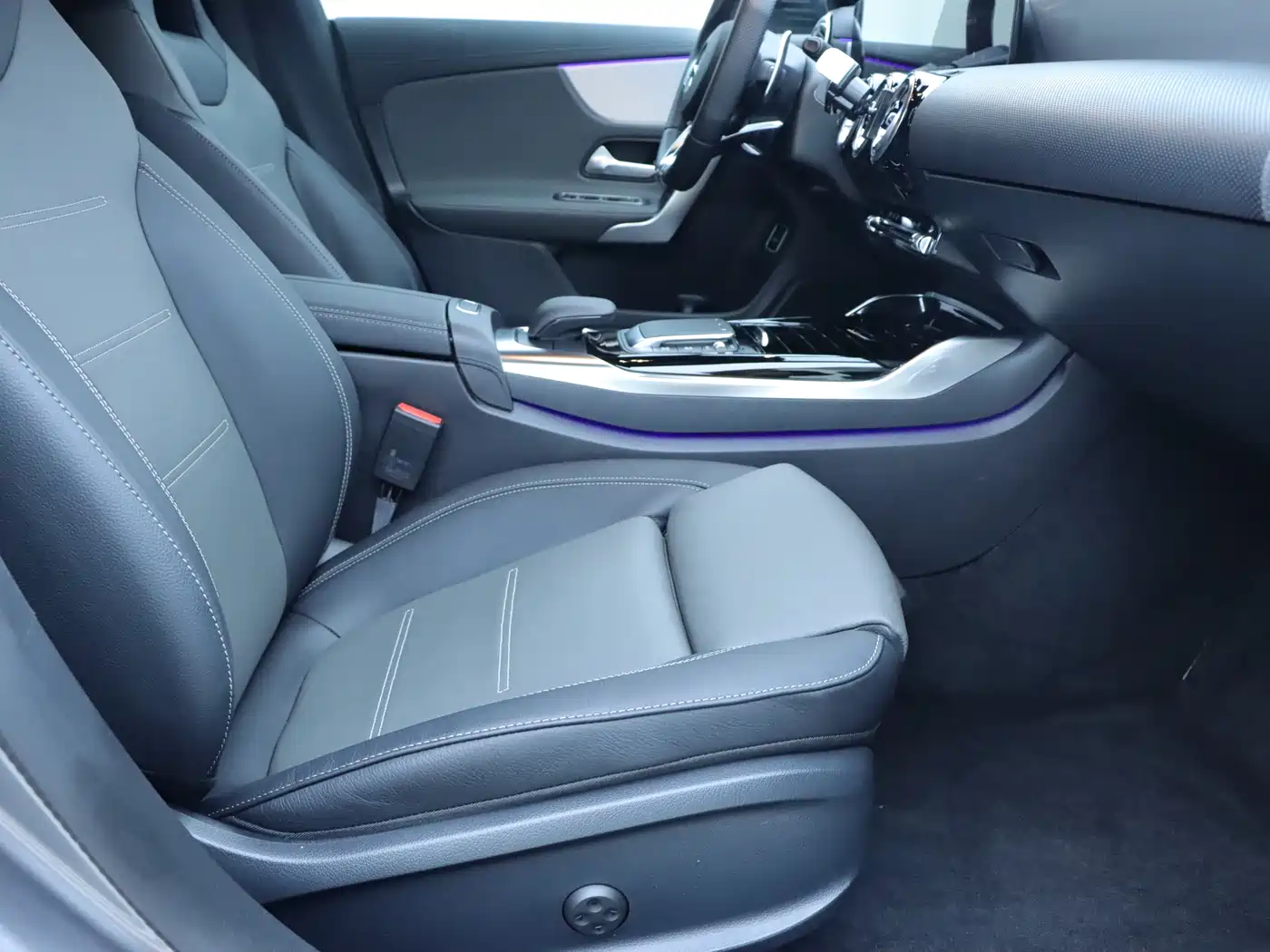 MERCEDES-BENZ CLA AMG