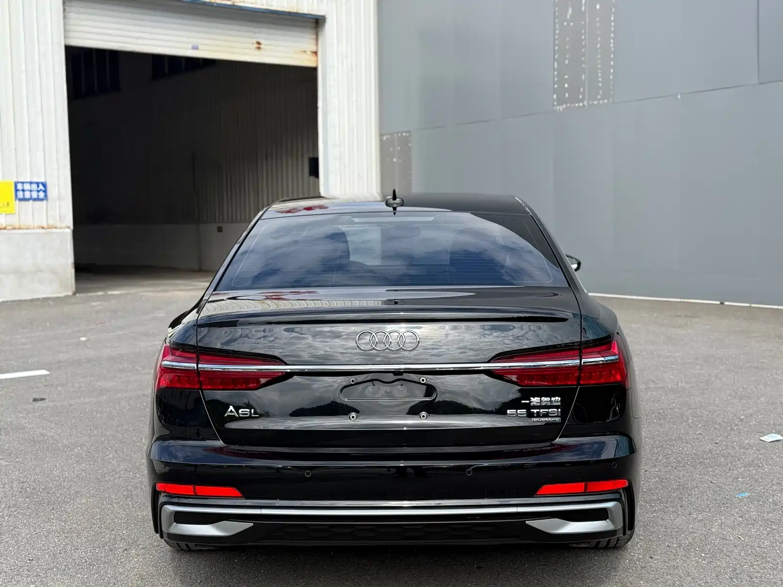 Фото 4 - Audi A6L