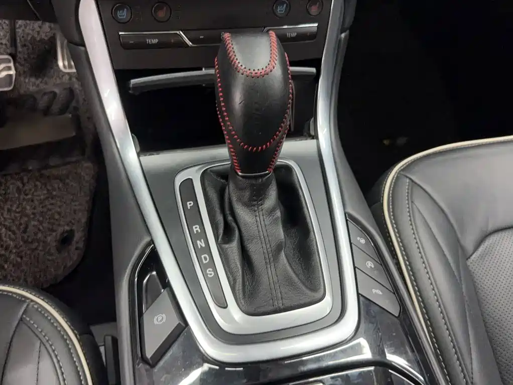 Фото 8 - Ford Edge