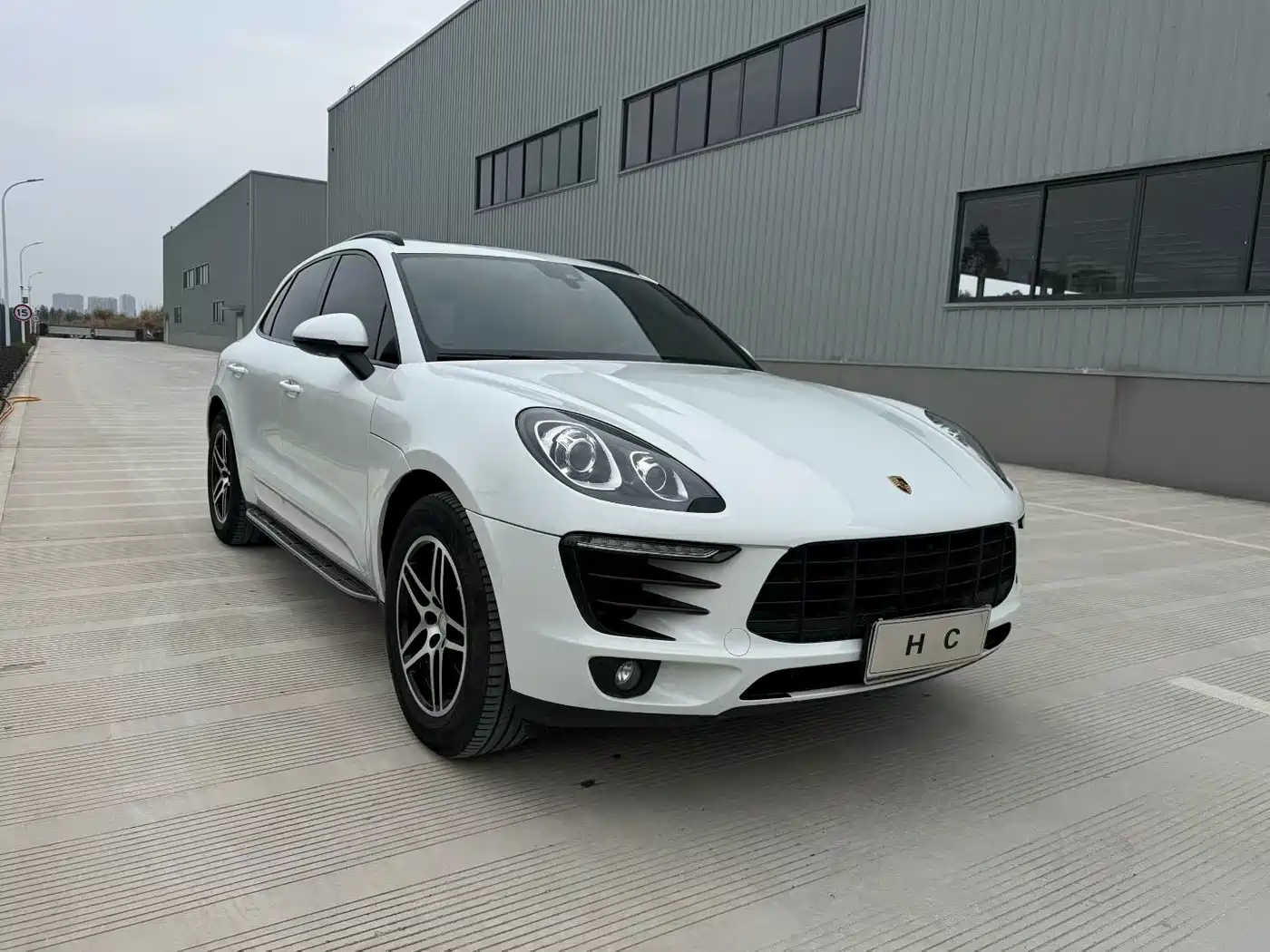 Porsche Macan 2017 Macan 2.0T фото 2