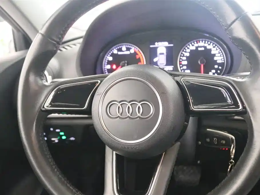 Audi A3 2017 Sportback 35 TFSI Progressive фото 6