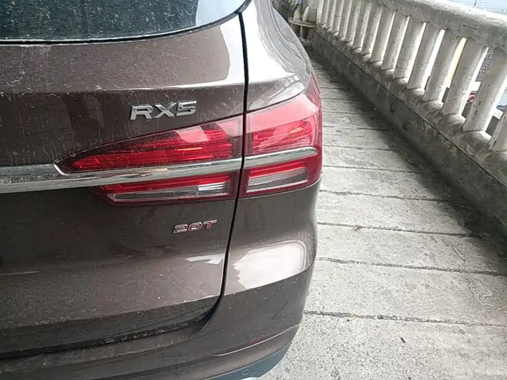 Фото 8 - Roewe RX5