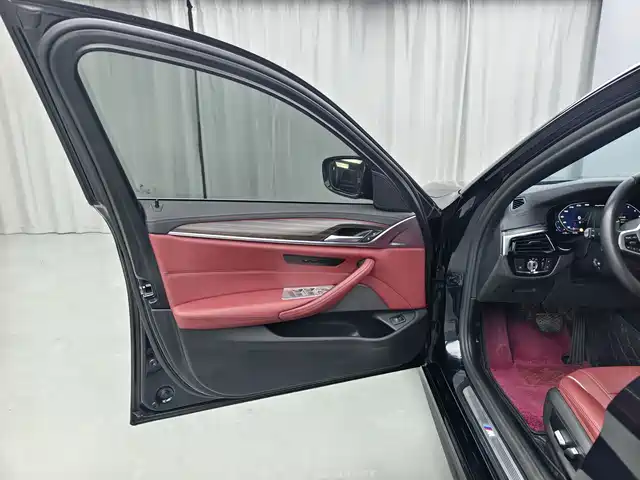 BMW 5 Series 2022 530Li Leading M Sport Package — фото 4
