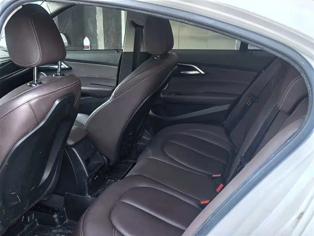 BMW 1 Series 2021 120i M Sport Shadow Edition фото 6