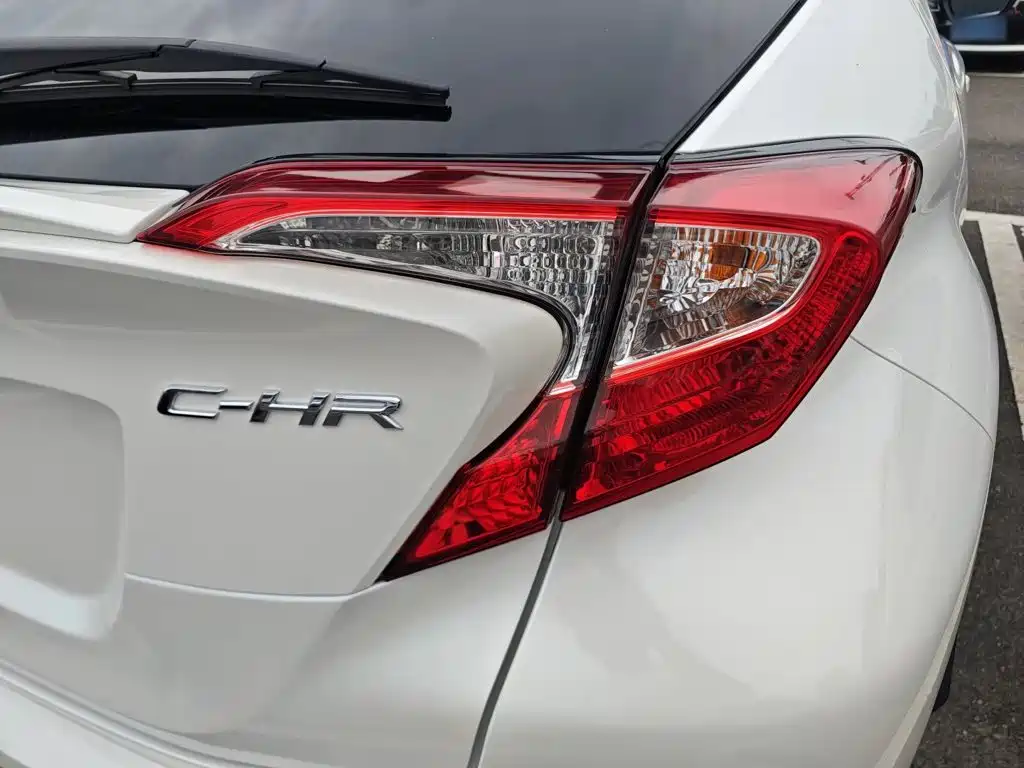 Toyota C-HR 2019 2020 Model 2.0L Leading