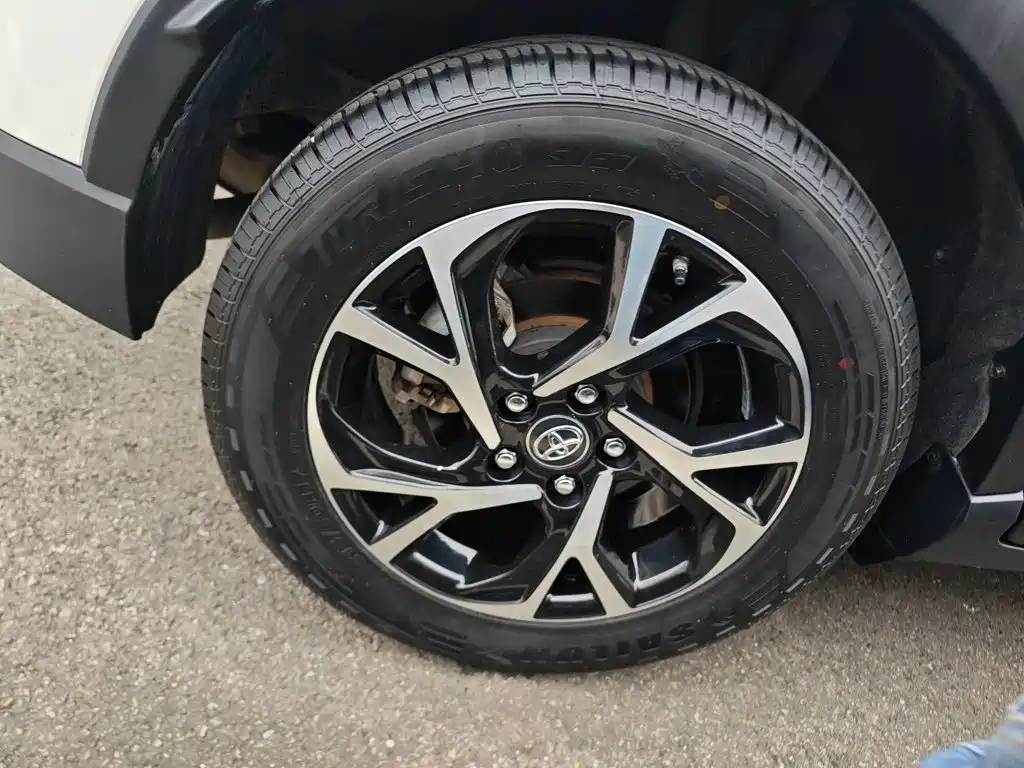 Toyota C-HR 2019 2020 Model 2.0L Leading