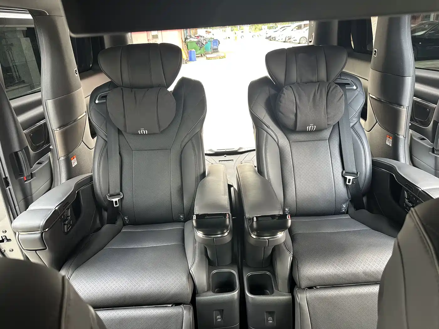 Toyota Vellfire 2024 Crown Hybrid 2.5L Executive Premium Edition фото 10