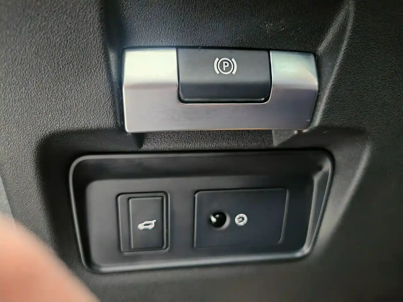 LAND ROVER DISCOVER SPORTS