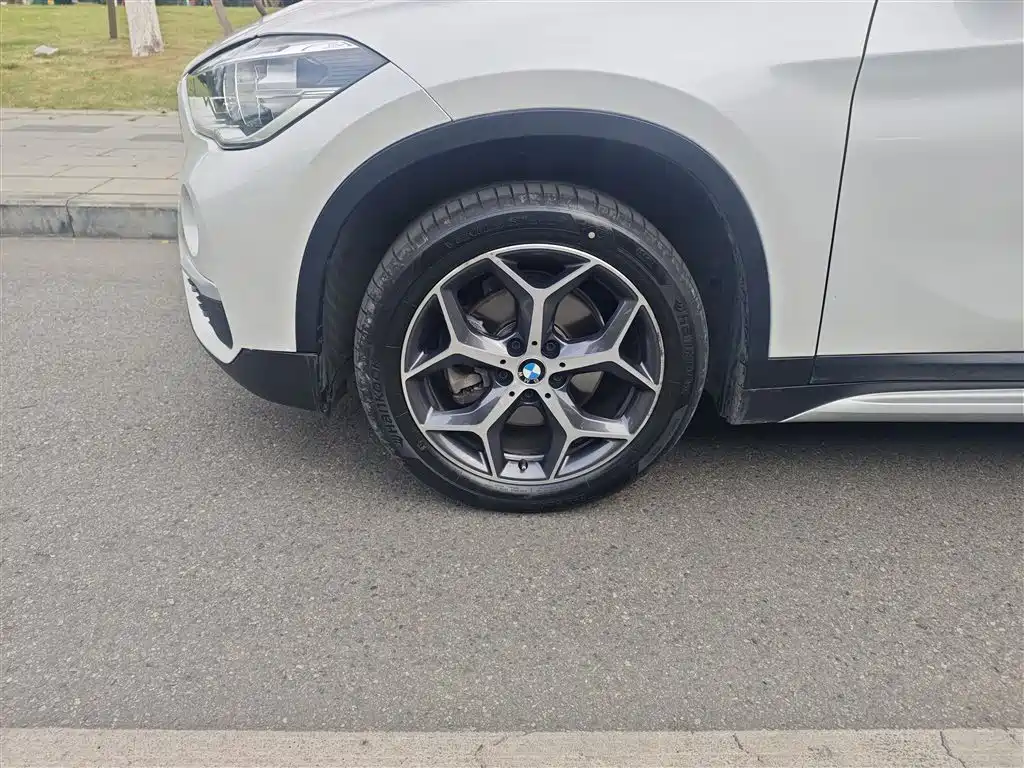 BMW X1 2019 sDrive18Li Premium Model фото 23
