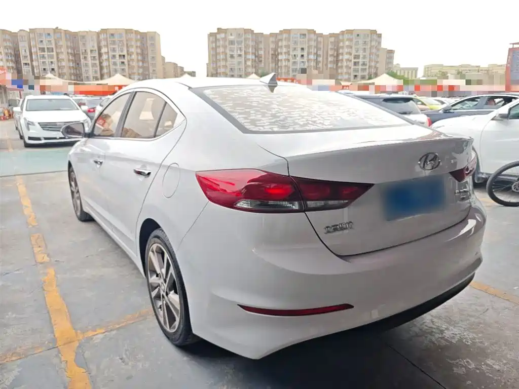 Hyundai Elantra 2016 Model 1.6L Automatic Smart Elite фото 5