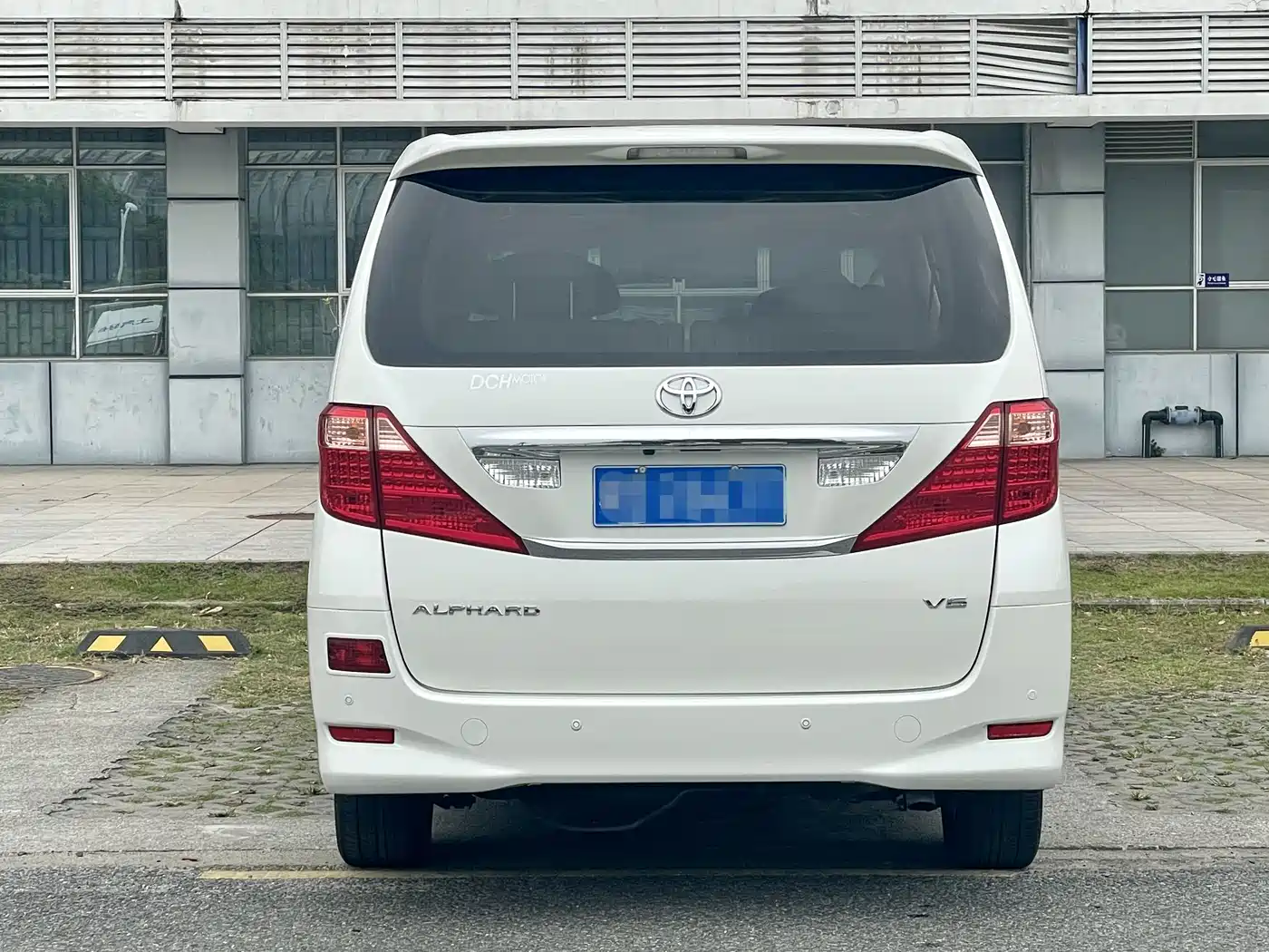Toyota Alphard 2011 3.5L Luxury Edition фото 5