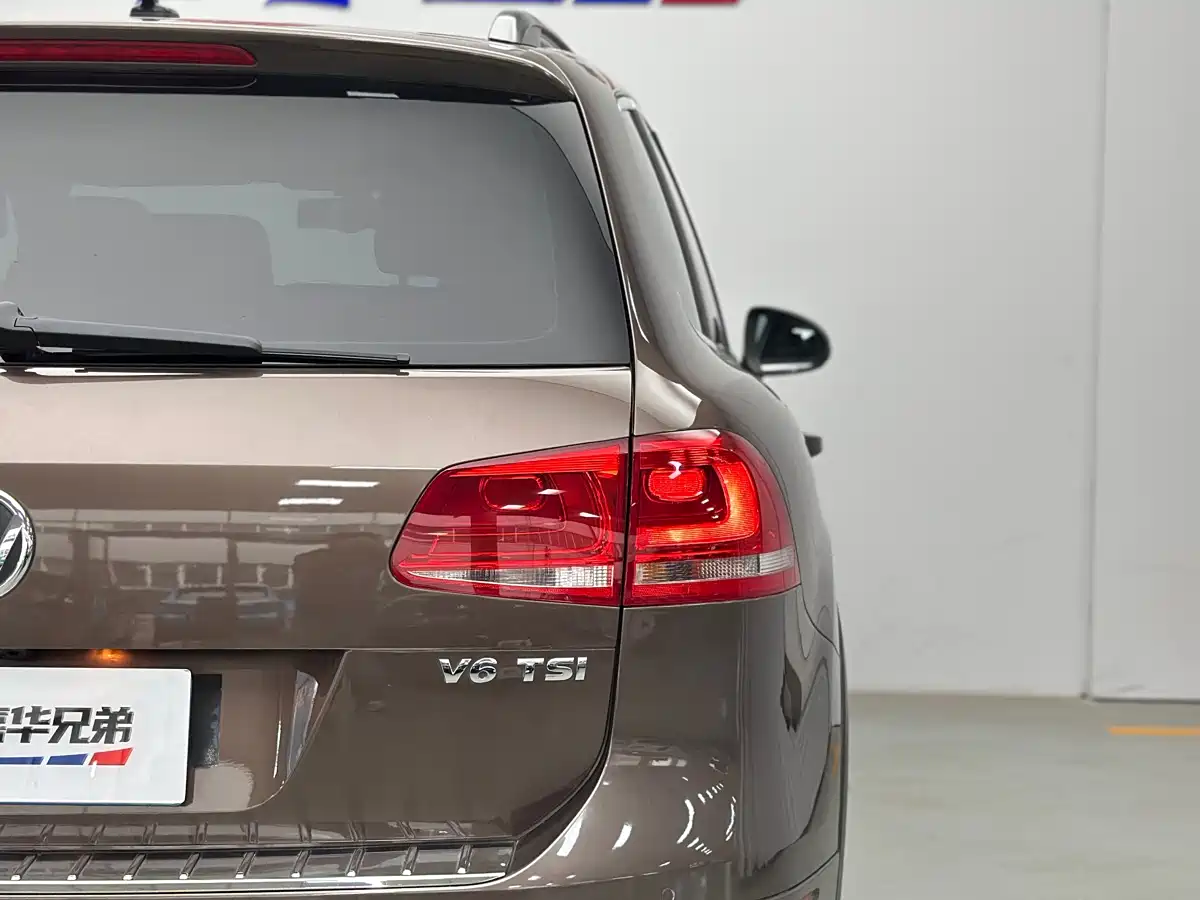 Volkswagen Touareg 2011 3.0TSI Premium фото 14