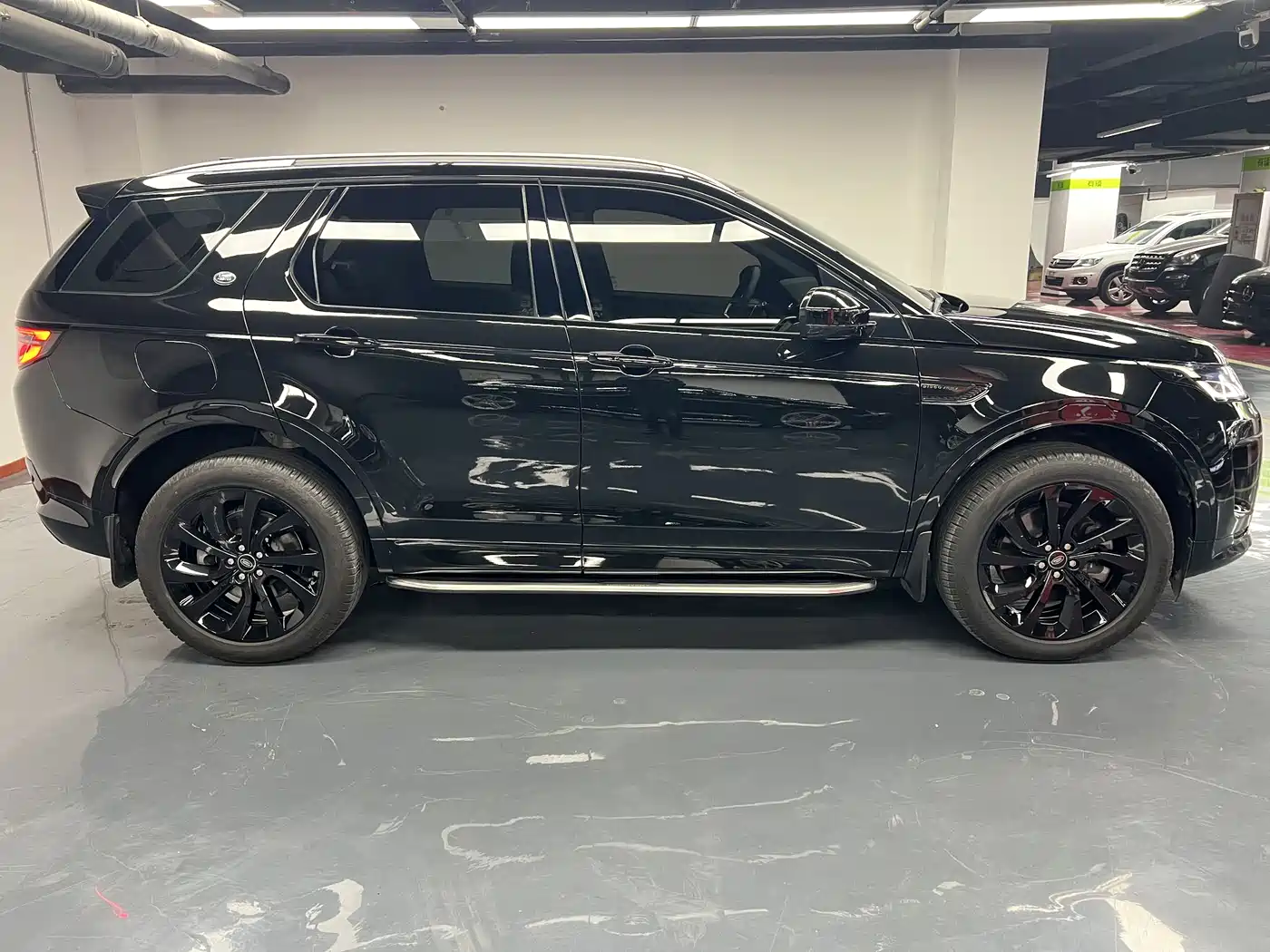 Land Rover Discovery Sport 2023 249PS R-Dynamic S Performance Version фото 11