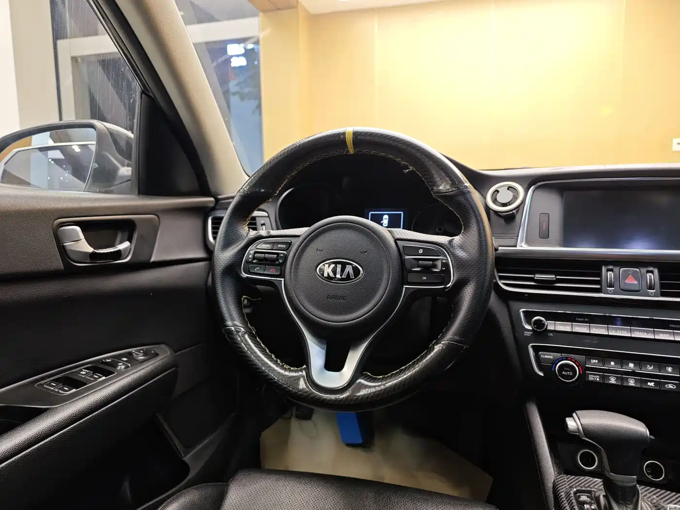 Kia K5 2016 2.0L Hybrid GLS фото 15