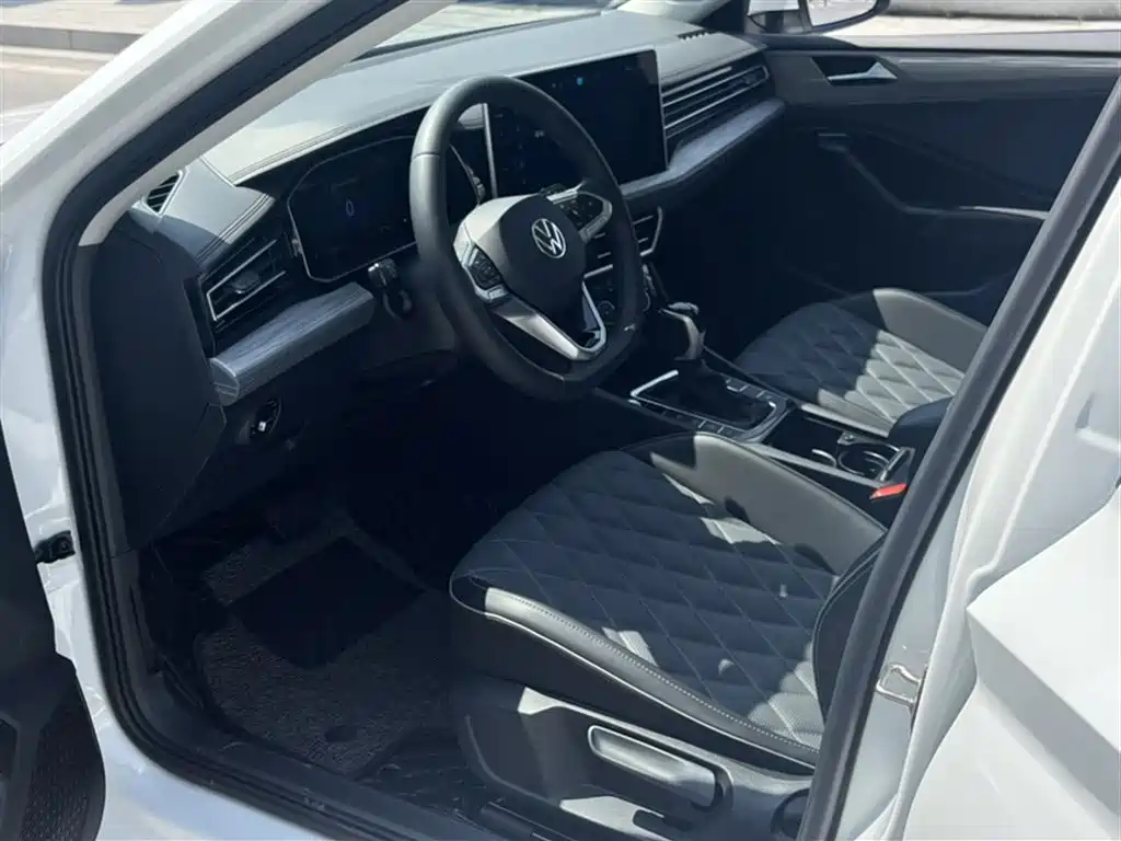 Volkswagen Sagitar 2024 300TSI DSG Surpass Edition фото 15
