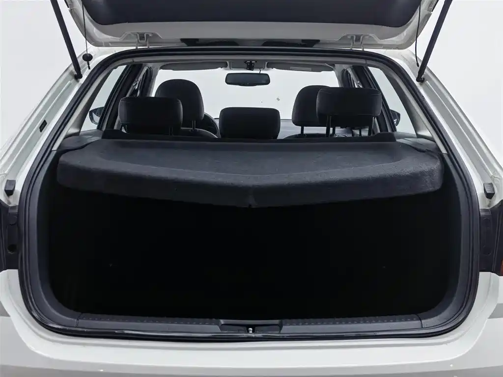 Volkswagen Lavida Tour 2017 180TSI DSG Comfort Edition фото 16
