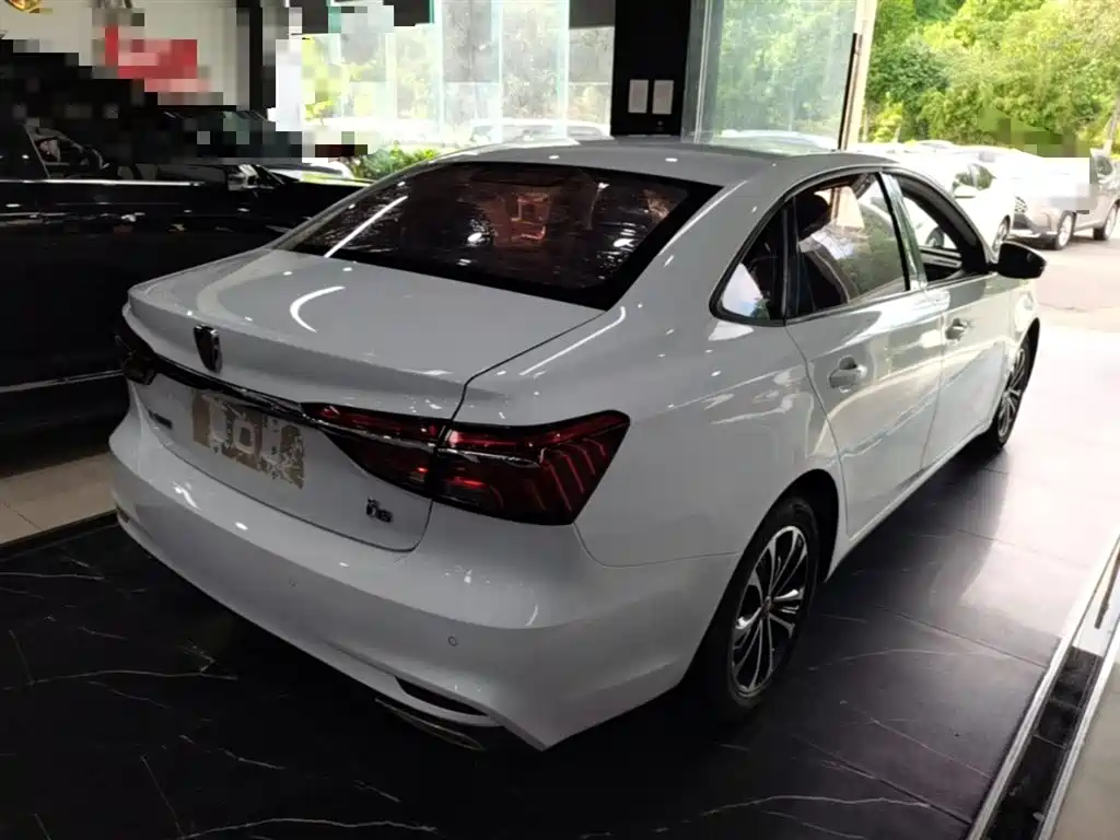 Roewe i6 2019 2019 PLUS 1.6L CVT 4G Connected Luxury Great Edition
