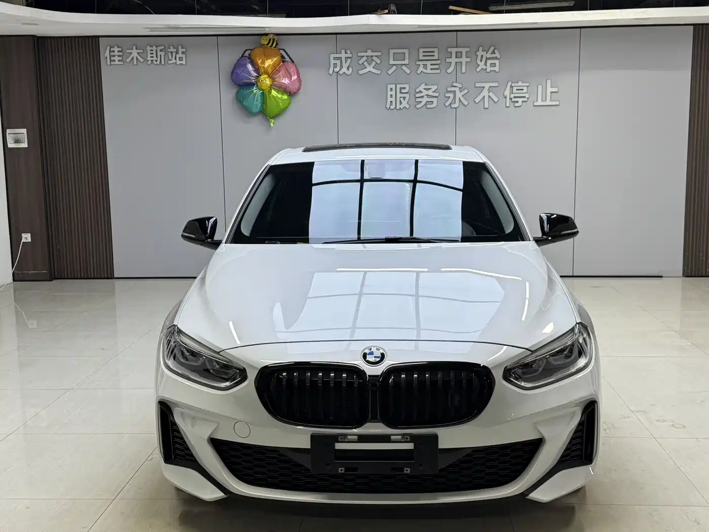 BMW 1 Series 2023 120i M Sport Shadow Edition фото 2