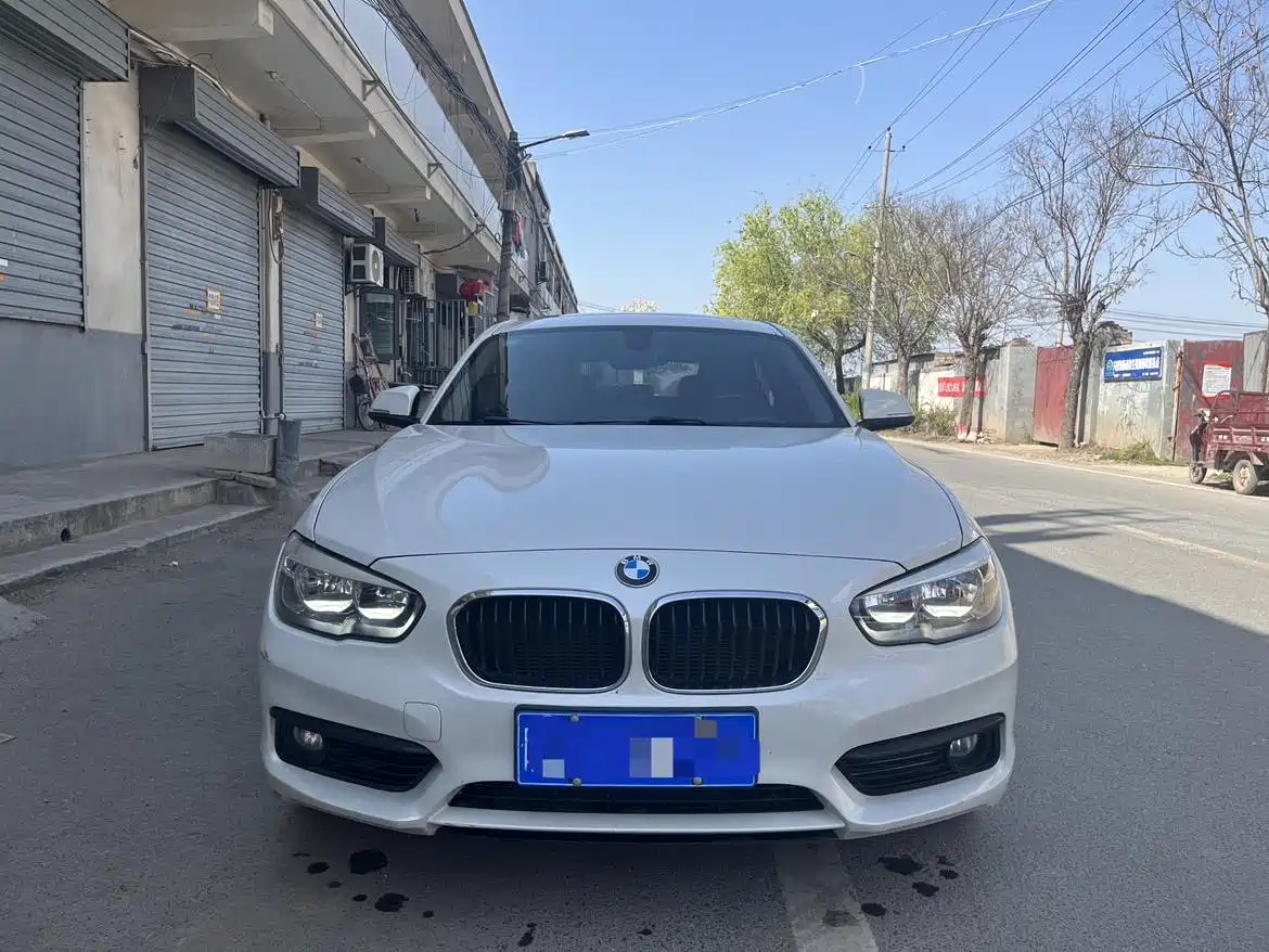 BMW 1 Series (Import) 2018 118i Leading фото 3