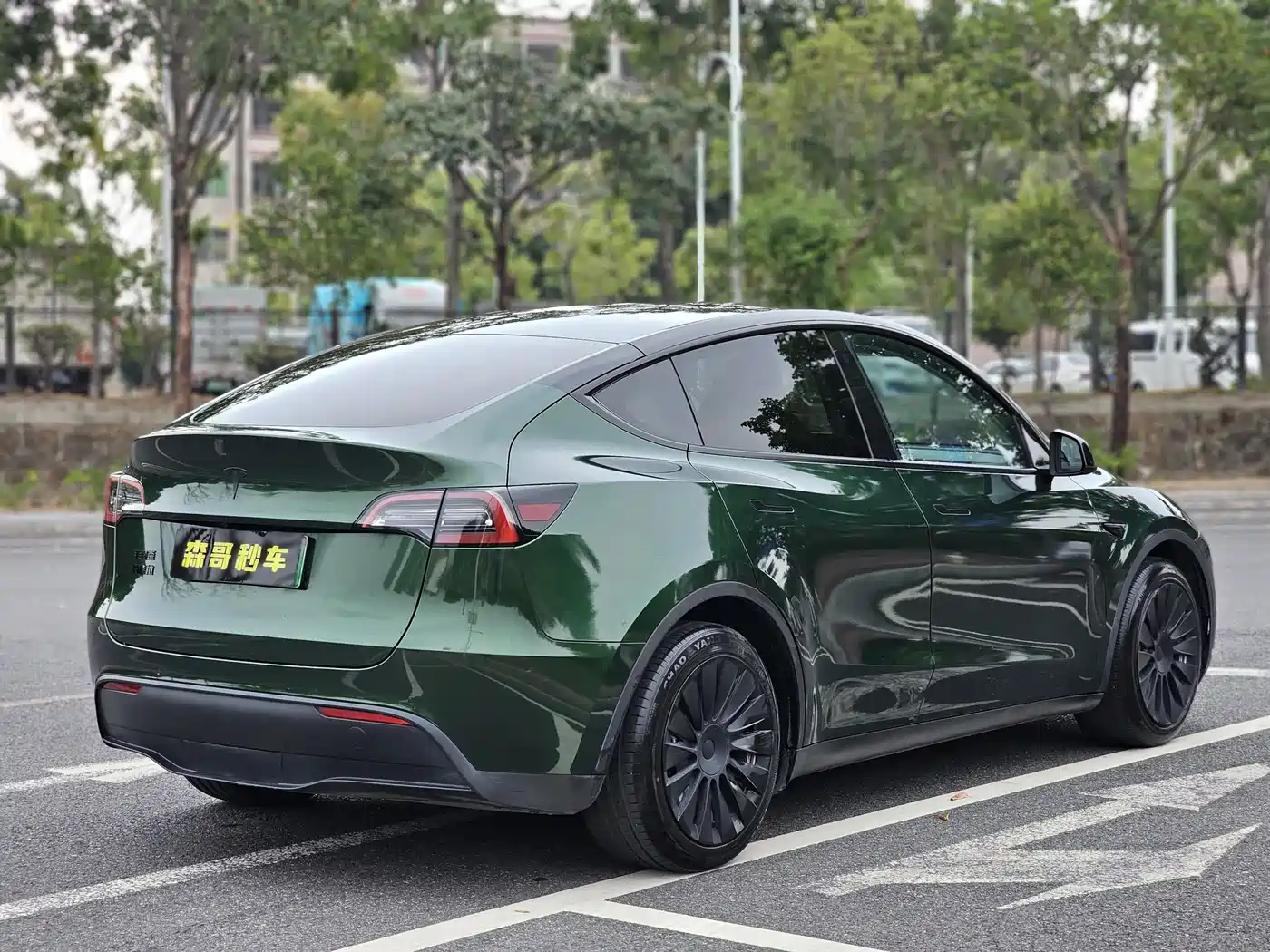 TESLA MODEL Y