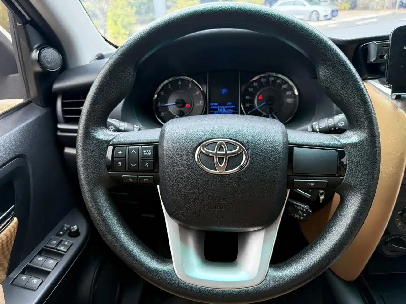 Toyota Fortuner 2016 2.7L Middle East Edition фото 10