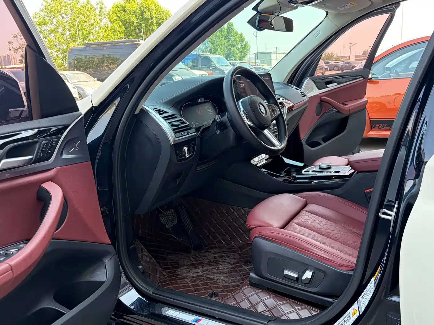 BMW iX3 2023 Leading Type фото 11