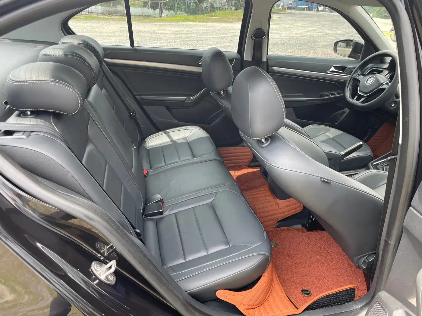 Volkswagen Lavida 2017 1.6L Automatic Comfort Edition фото 17