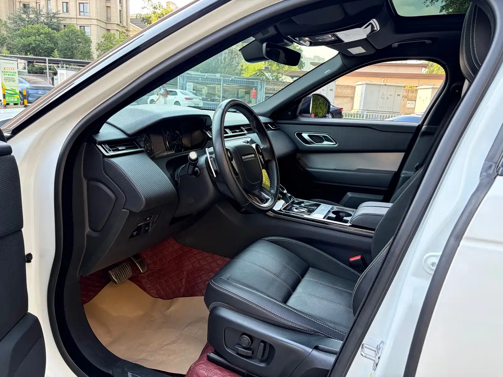 Фото 6 - Land Rover Range Rover Velar