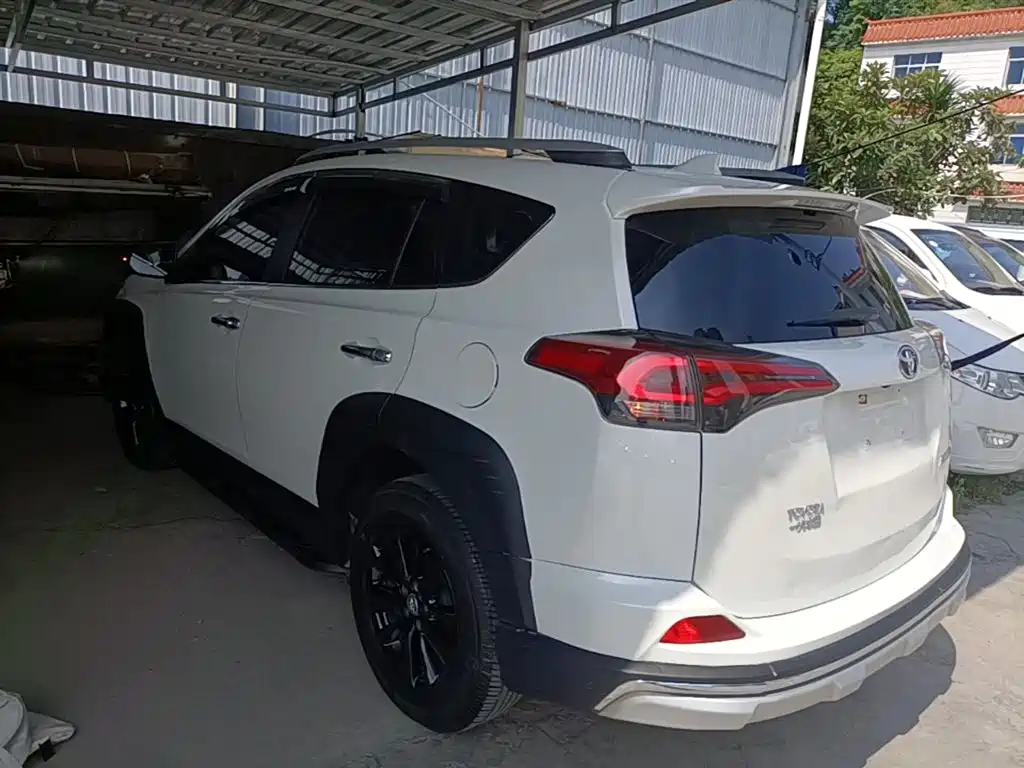 Toyota RAV4 Rongfang 2019 2.0L CVT 2WD Style X Limited Edition China VI фото 5