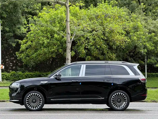 AITO Wenjie AITO M9 2025 Extended Range Ultra 52kWh 6-Seater — фото 4