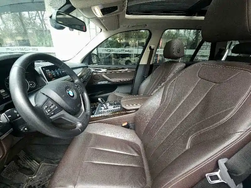 BMW X5 (Import) 2018 xDrive28i фото 9