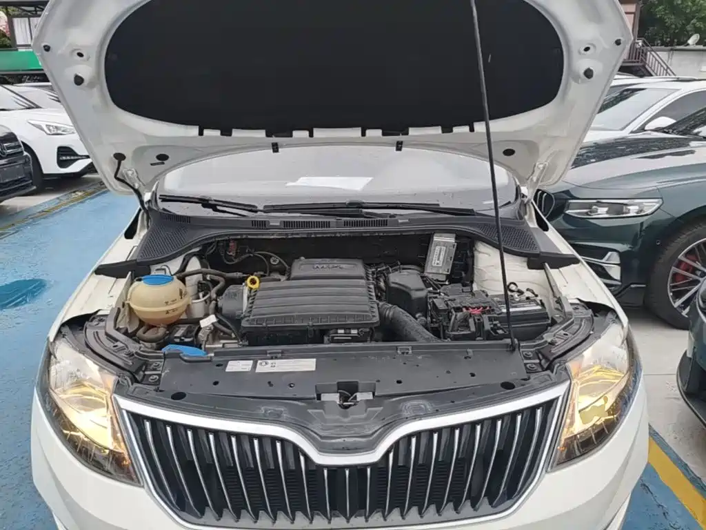 Фото 20 - Škoda Rapid