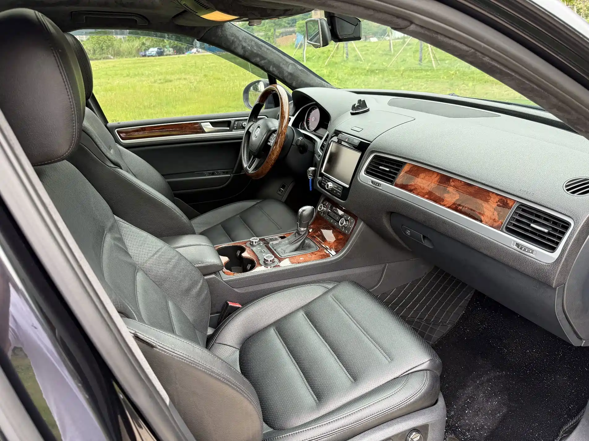 Фото 11 - Volkswagen Touareg