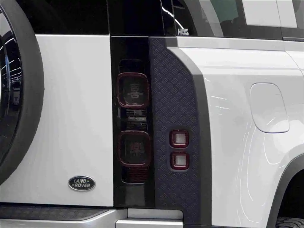 Land Rover Defender 2026 2025 110 3.0T P400 Dark Special Edition
