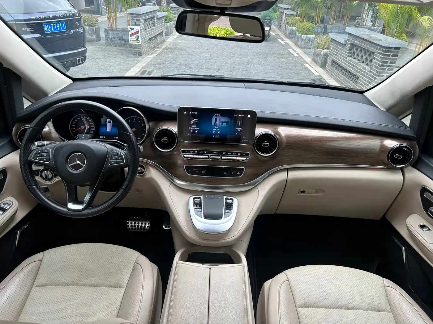 Mercedes-Benz V-Class 2022 V 260 Prestige Edition фото 6