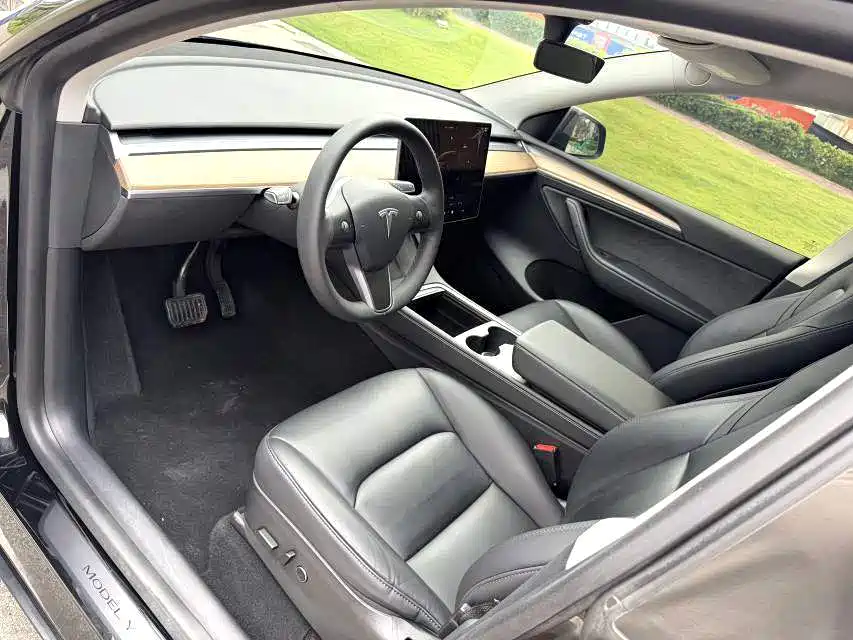Фото 6 - Tesla Model Y