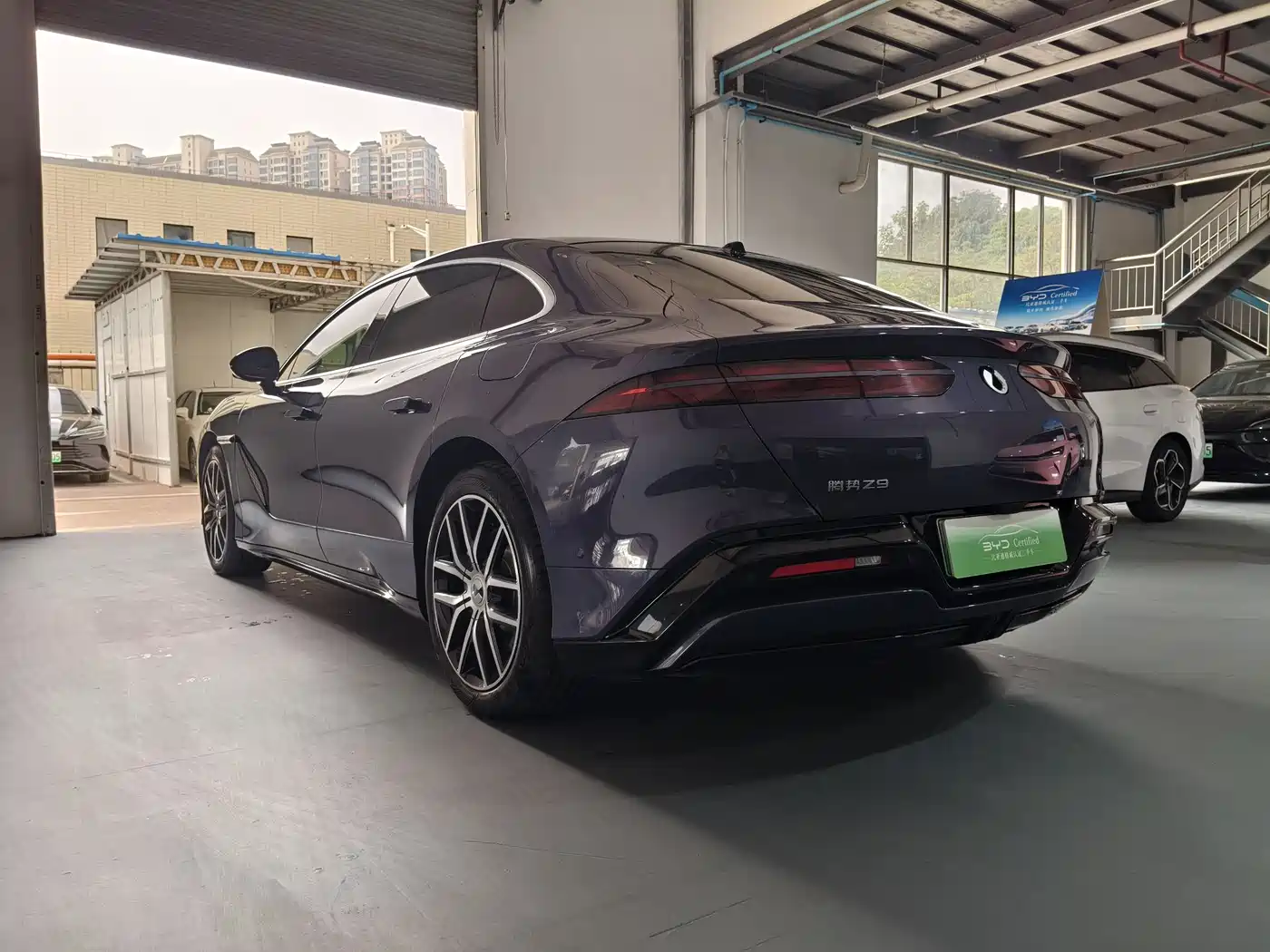 Denza Z9 2024 Model 1100km AWD Max Edition фото 3