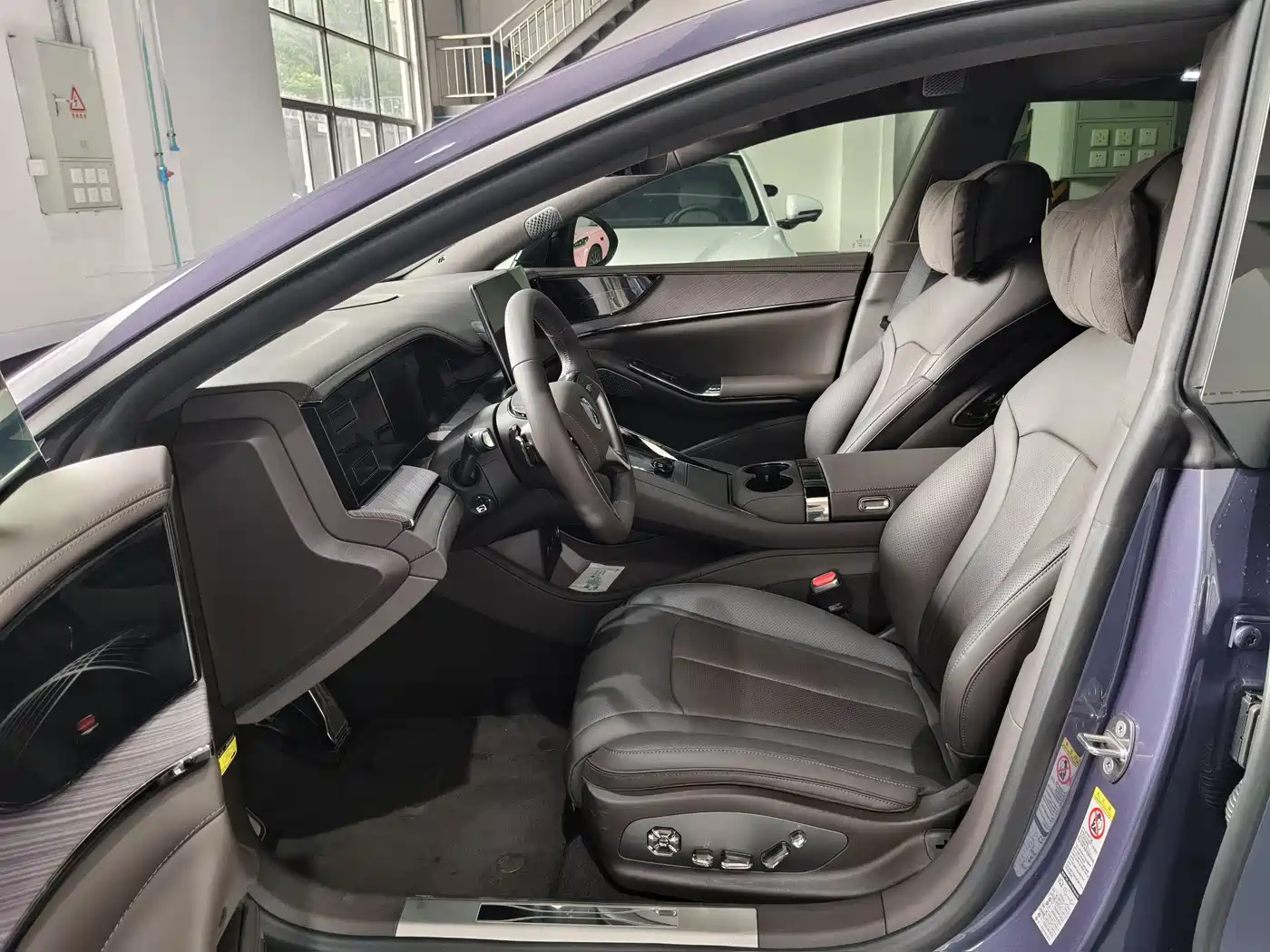 Denza Z9 2024 Model 1100km AWD Max Edition фото 12