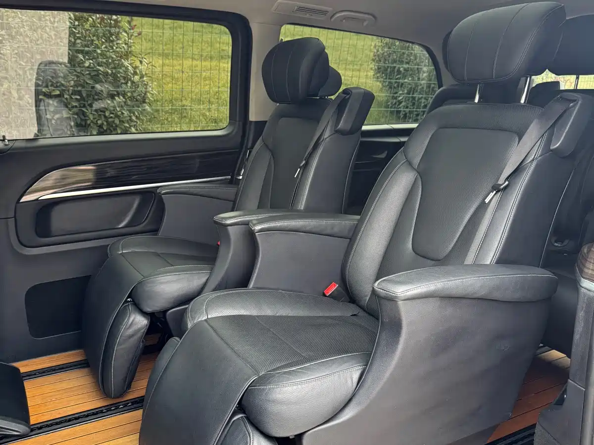 Mercedes-Benz V-Class 2017 Model V 260 Pilot Edition фото 8